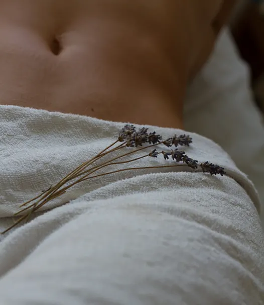 Massage du ventre, digestion, apaisement, calme, relaxation, bien être, demoname alatienne